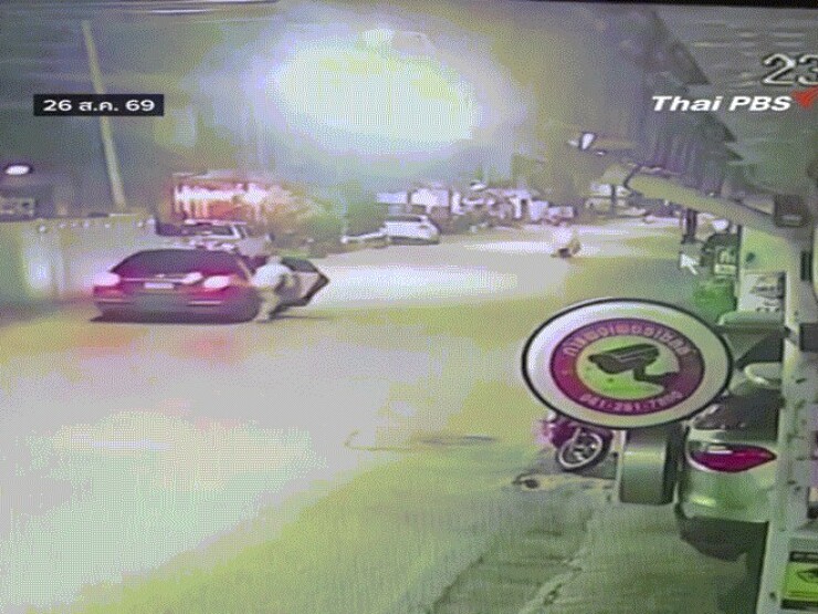 Khoảnh khắc cô gái Trung Quốc thoát khỏi xe nhóm bắt cóc