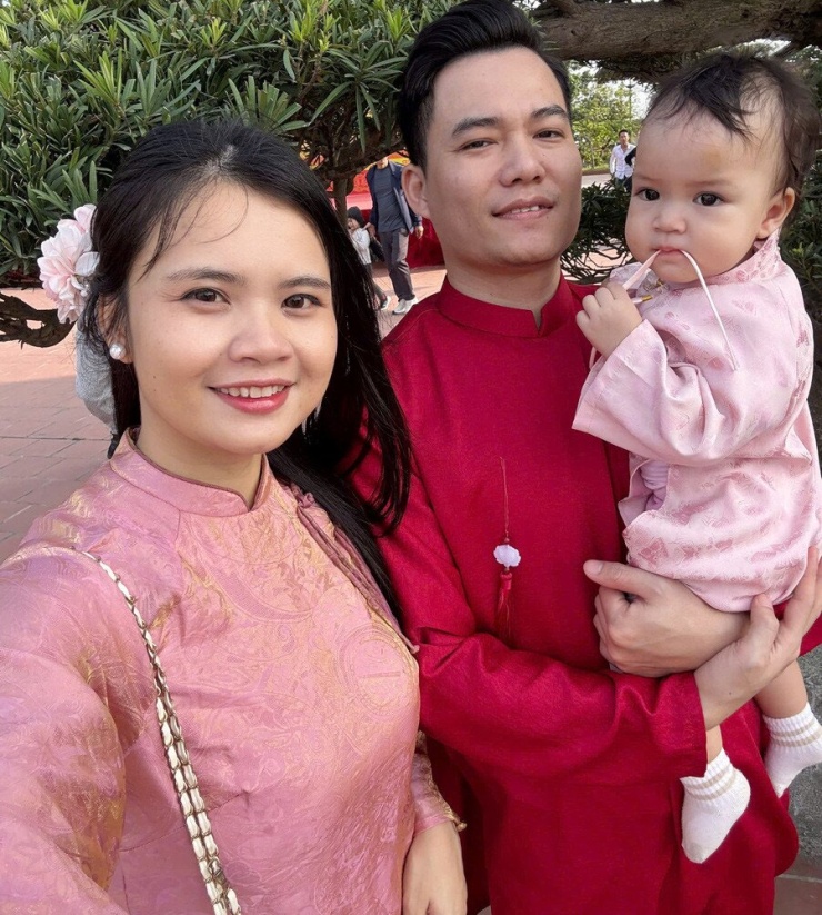 Huy hạnh phúc bên người bạn đời nhẹ nhàng, hiền hậu 