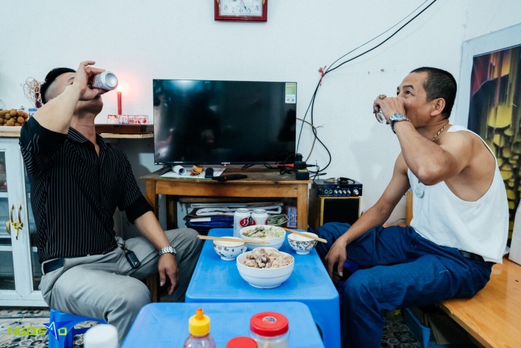 Quán bún mọc chân giò mỗi ngày chỉ bán 20 bát của cụ bà U90 - 14