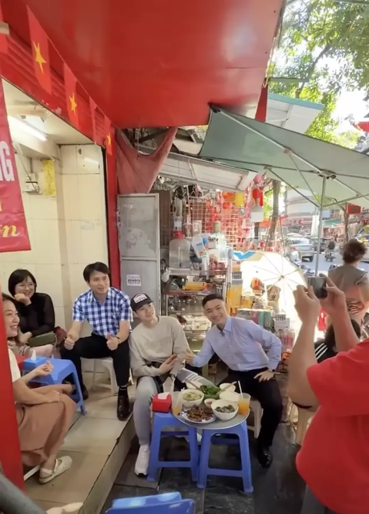 Các quán ăn yêu thích của cầu thủ tuyển Việt Nam - 2