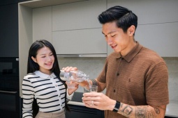 Chiến thắng ở lượt đi của Việt Nam với Thái Lan, làm hé lộ không gian yêu thích nhất trong biệt thự của Doãn Hải My và Đoàn Văn Hậu