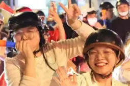 'Đi bão', người trẻ thể hiện tình yêu bóng đá, yêu nước thế nào cho văn minh?