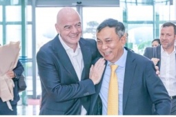 Chủ tịch VFF chào đón Chủ tịch FIFA Gianni Infantino đến Việt Nam xem chung kết ASEAN Cup