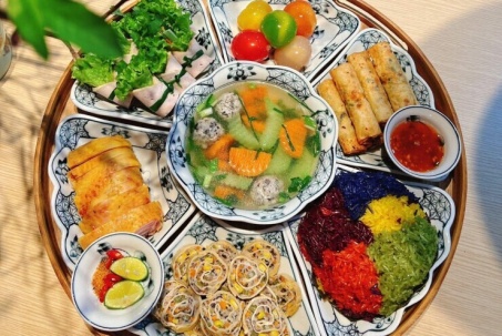 Những mâm cơm chay cúng rằm tháng 7 nức lòng người xem
