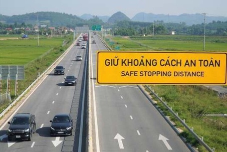 Giữ khoảng cách trên cao tốc: "Vùng đệm an toàn cho tài xế"