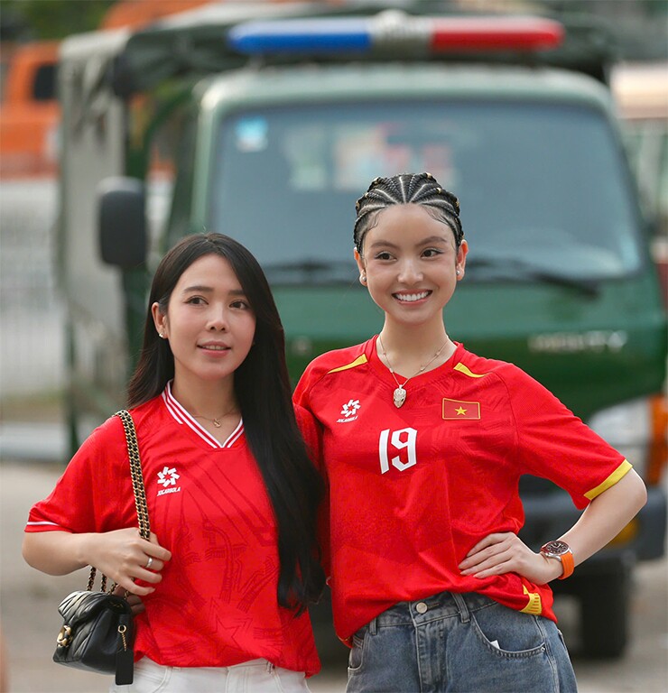 Trực tiếp CĐV phủ đỏ Mỹ Đình, “tiếp lửa” thầy trò Kim Sang Sik đấu Thái Lan - 6