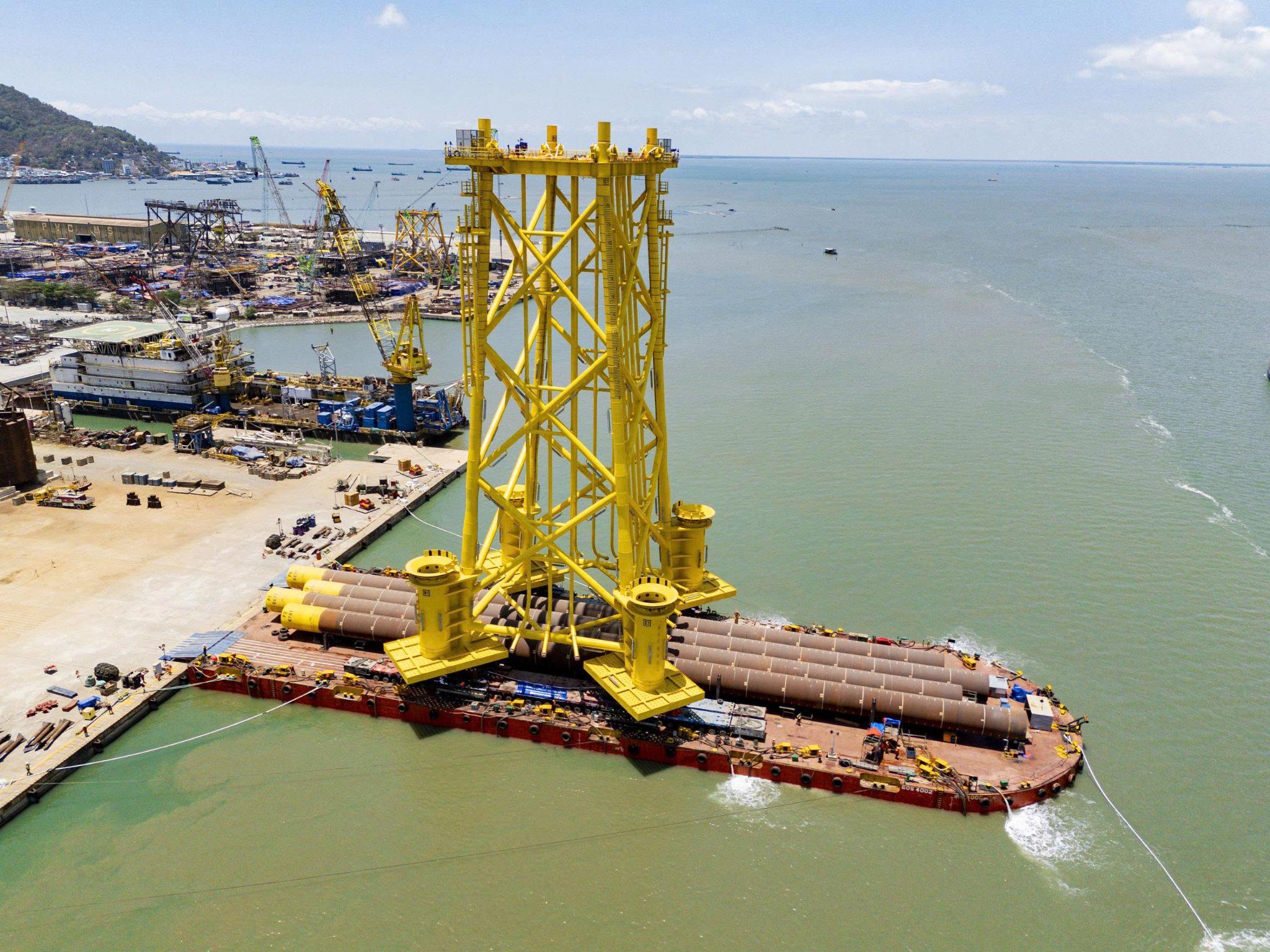 Hạ thủy chân đế của trạm biến áp ngoài khơi nặng 3.200 tấn - dự án TPC Offshore Wind Farm Phase 2 tại cảng PV Shipyard được thực hiện bởi đội ngũ PPL.