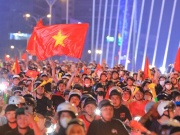 Trực tiếp triệu fan "đi bão" ăn mừng ĐT Việt Nam vô địch AFF Cup 2026