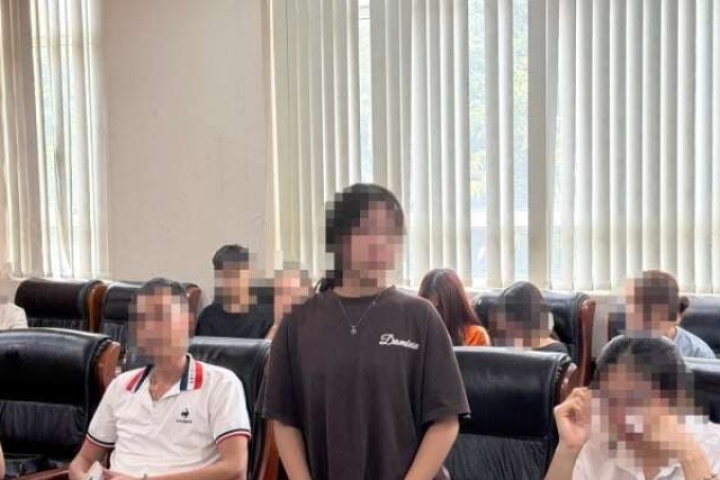 Nhiều thí sinh, phụ huynh bật khóc trong cuộc họp vì bỗng dưng "đỗ" thành trượt, Đại học Quốc gia Hà Nội nói gì?