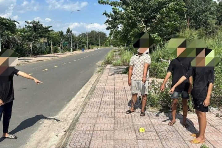 Rủ bạn đi chơi, dặn 'mang theo điện thoại' để cướp
