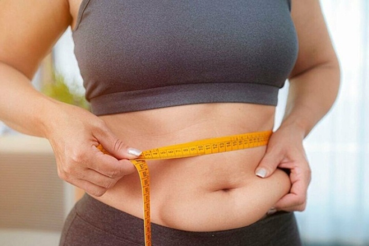 Vì sao người thức khuya thường tích nhiều mỡ bụng hơn?