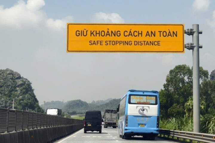 CSGT bật mí cách 'bắt' lỗi bám đuôi, không giữ khoảng cách an toàn trên cao tốc