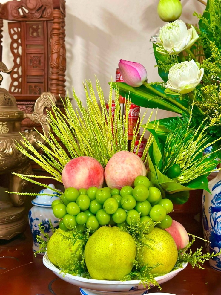 Mâm cúng lễ Vu Lan ngập sắc hoa sen của cô giáo Hà Nội - 4