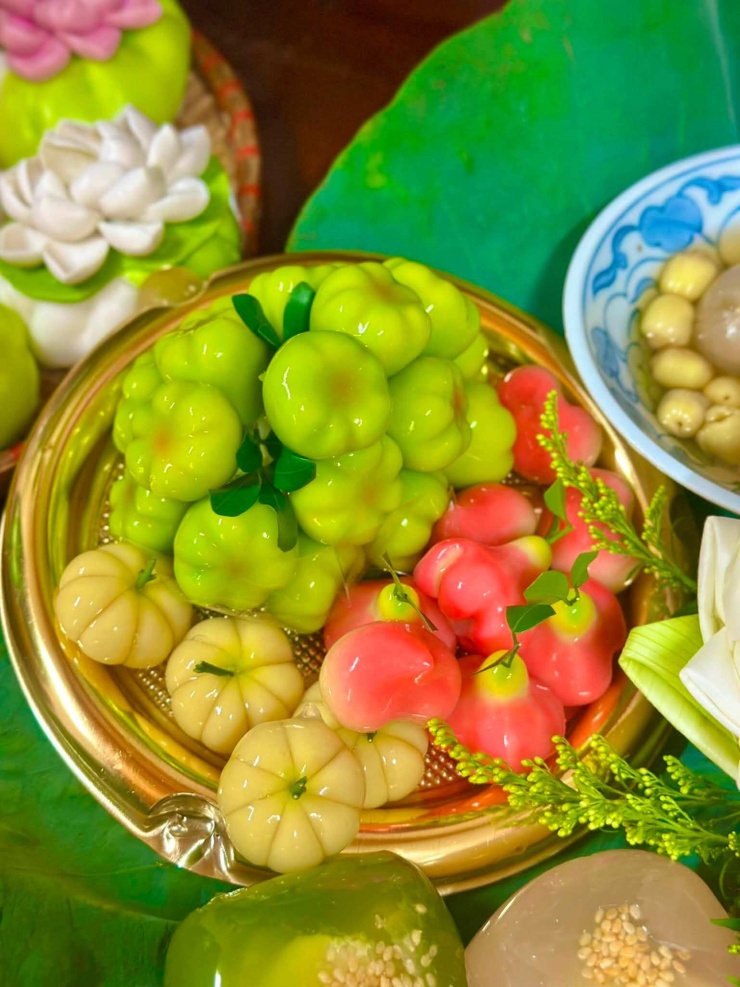 Mâm cúng lễ Vu Lan ngập sắc hoa sen của cô giáo Hà Nội - 7