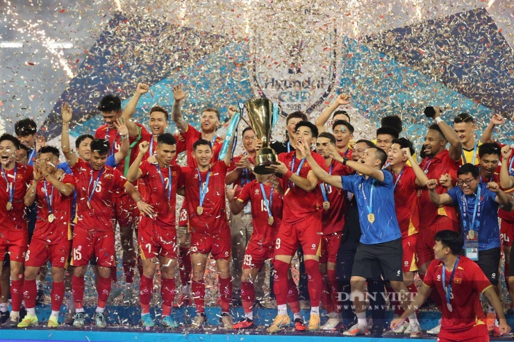 ĐT Việt Nam bảo vệ thành công chức vô địch ASEAN Cup. Ảnh: Lê Hiếu.