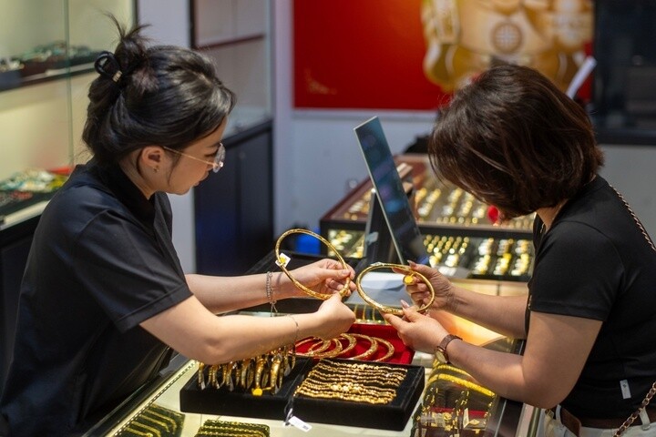 Giá vàng hôm nay quay đầu lao dốc. (Ảnh: Minh Đức).
