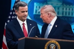 Tổng thống Trump nói gì về chuyến thăm bất ngờ của Giám đốc CIA tới Nga?