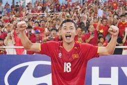 Hai Long đón tuổi 26 cùng chức vô địch ASEAN Cup