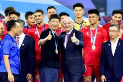 Họp báo Việt Nam - Thái Lan: Thầy Kim tự nhận là 'King' Sang Sik, vui vì viết lại lịch sử