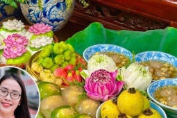Mâm cúng lễ Vu Lan ngập sắc hoa sen của cô giáo Hà Nội
