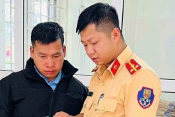 Tài xế suýt mất tiền vì chiêu nhắn tin phạt nguội