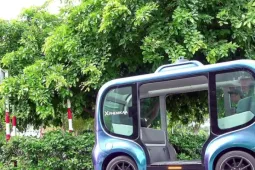 Hà Nội thử nghiệm xe buýt tự hành, robotaxi, robot giao hàng