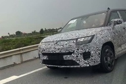 SUV VinFast lạ mặt lộ diện trên đường: Gầm cao, dáng hầm hố, nghi có bản EREV