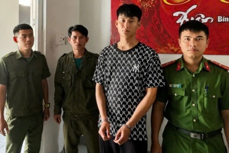 Mâu thuẫn trên Facebook, nam thanh niên mang kiếm chém người thương tích 52%
