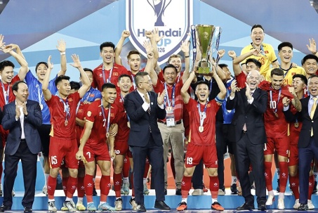 ĐT Việt Nam thống trị Đông Nam Á: "Phép thuật" thầy Kim, Thái Lan thêm một lần đau