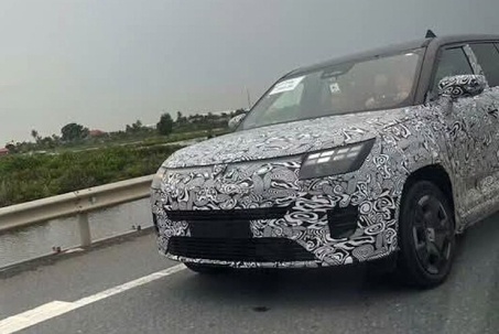 SUV VinFast lạ mặt lộ diện trên đường: Gầm cao, dáng hầm hố, nghi có...