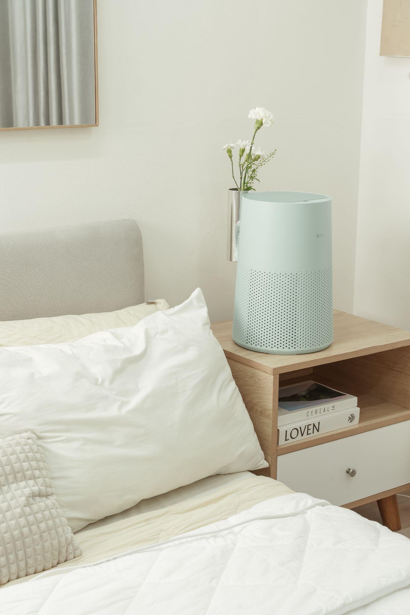 Máy lọc không khí LG PuriCare AeroMini sở hữu thiết kế gọn nhẹ, dễ bố trí tại nhiều vị trí khác nhau trong nhà