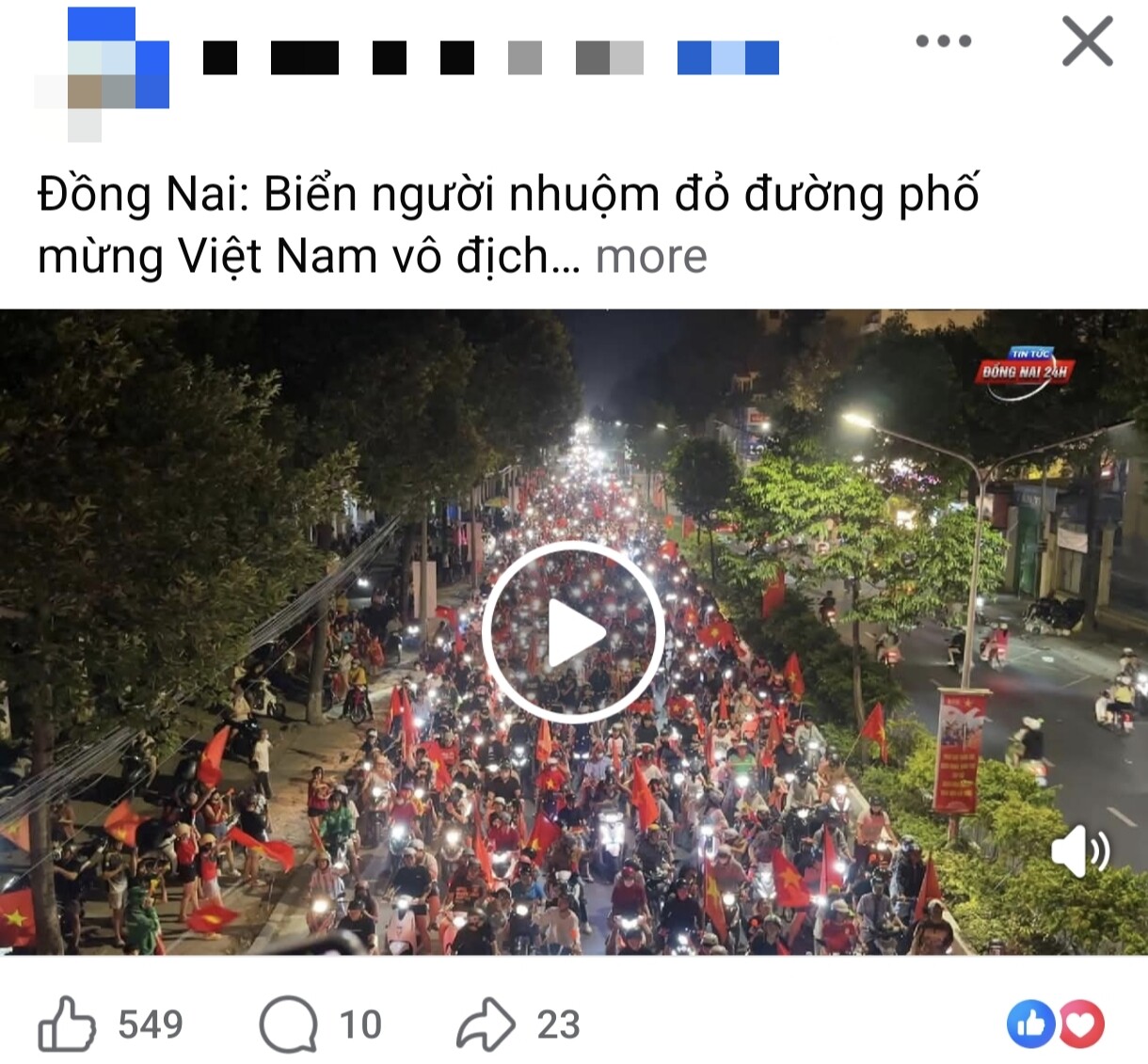 Sau trận đấu, hình ảnh người hâm mộ bóng đá Việt Nam "đi bão" xuất hiện nhiều trên mạng xã hội.