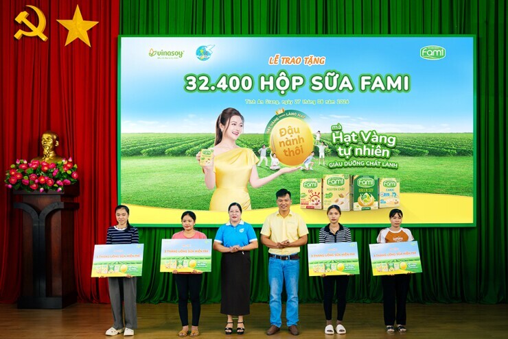 “Hạt vàng tự nhiên” tiếp tục hành trình trao dưỡng chất lành đến người dân An Giang
