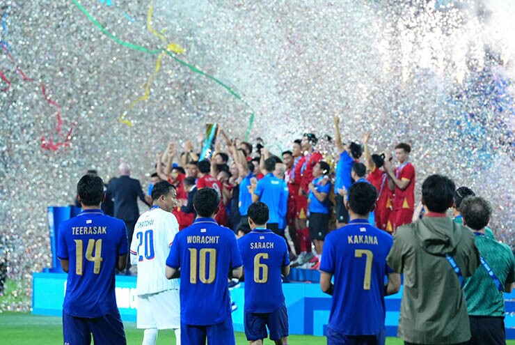 Báo Thái Lan đau đớn vì thất bại ở AFF Cup, lo không thể “trả món nợ” ĐT Việt Nam