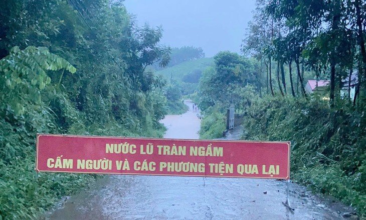 Nhiều khu vực vẫn nguy cơ cao lũ quét, sạt lở. Ảnh: N.H
