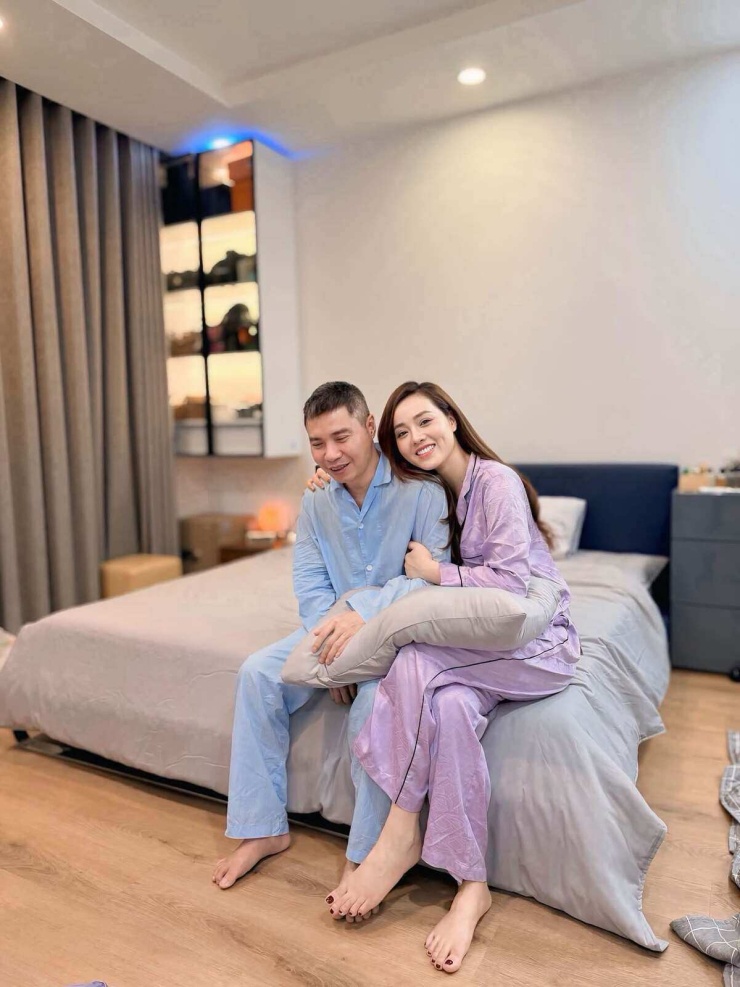 Ảnh sao 28/8: Lê Phương bày tỏ tình yêu với mẹ dịp lễ Vu Lan - 6