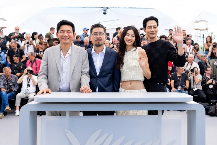 Hwang Jung Min, đạo diễn Na Hong Jin, Hoyeon và Zo In Sung sẽ có mặt tại Việt Nam dịp Quốc khánh.