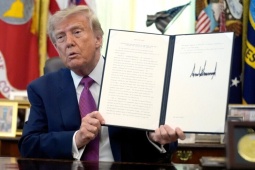 Sau “Hồ Mỹ”, ông Trump sẽ đổi tên Đại Tây Dương và Thái Bình Dương?
