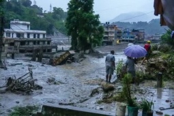 Các chuyên gia nhận định ra sao về trận lũ quét tàn khốc tại biên giới Nepal-Trung Quốc?