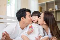 Trẻ lớn lên EQ thấp vì 8 hành vi quen thuộc khi nuôi dạy con của cha mẹ