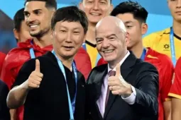 HLV Kim Sang-sik chia sẻ trên báo Hàn: Chủ tịch FIFA muốn tuyển Việt Nam dự World Cup