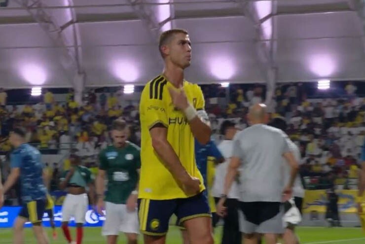 Ronaldo thể hiện sự giận dữ ở trận gặp&nbsp;Al Ettifaq