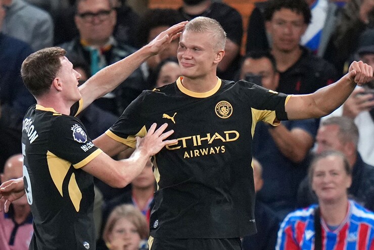 Haaland lập cú đúp vượt huyền thoại Arsenal, bật cười khi sao Man City văng tục
