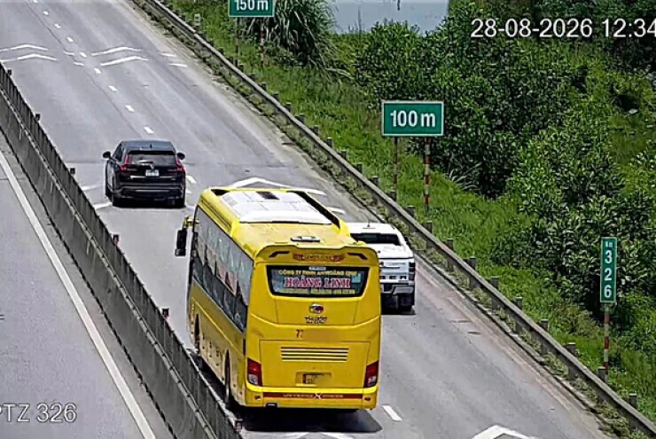 Vì sao CSGT bất ngờ tăng cường xử lý lỗi không giữ khoảng cách trên cao tốc?