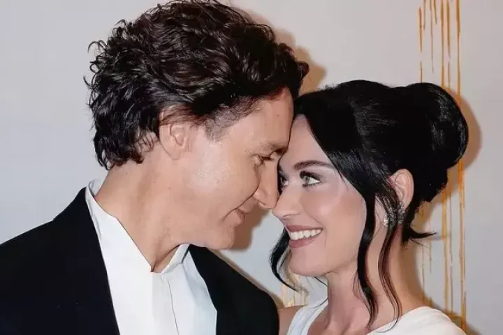 Katy Perry khen cựu Thủ tướng Canada khác hẳn các tình cũ