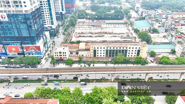 Theo kế hoạch, toàn bộ Nhà máy sản xuất tại 277 Nguyễn Trãi được di chuyển về cơ sở sản xuất giày da xuất khẩu của Công ty tại Khu công nghiệp Đồng Văn, phường Duy Hà, tỉnh Ninh Bình. Thời gian dự kiến thực hiện việc di chuyển là từ tháng 5 đến tháng 8/2026.&nbsp;
