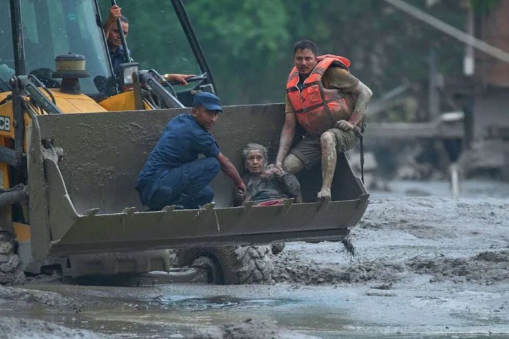 Sạt lở đất kinh hoàng ở Nepal: Điều gì đã gây ra thảm họa khiến hàng trăm người thiệt mạng? - 1