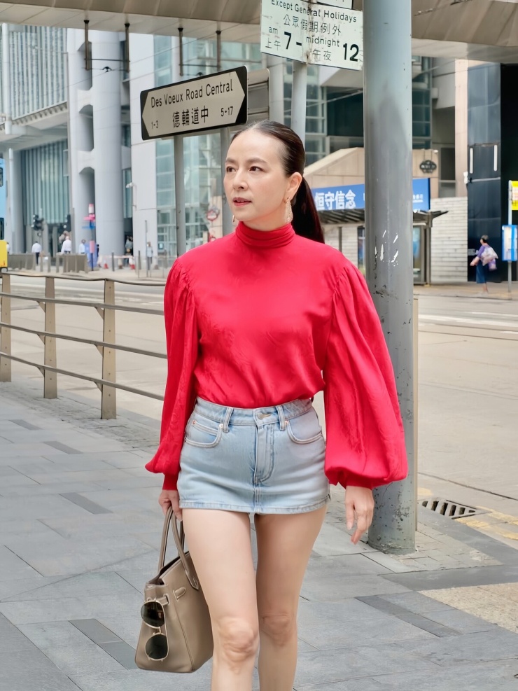 Madam Pang gây sốt với nhan sắc - 11