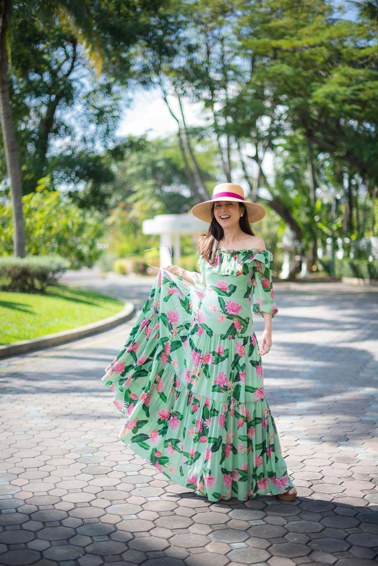 Madam Pang gây sốt với nhan sắc - 13