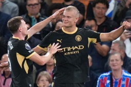 Haaland lập cú đúp vượt huyền thoại Arsenal, bật cười khi sao Man City văng tục